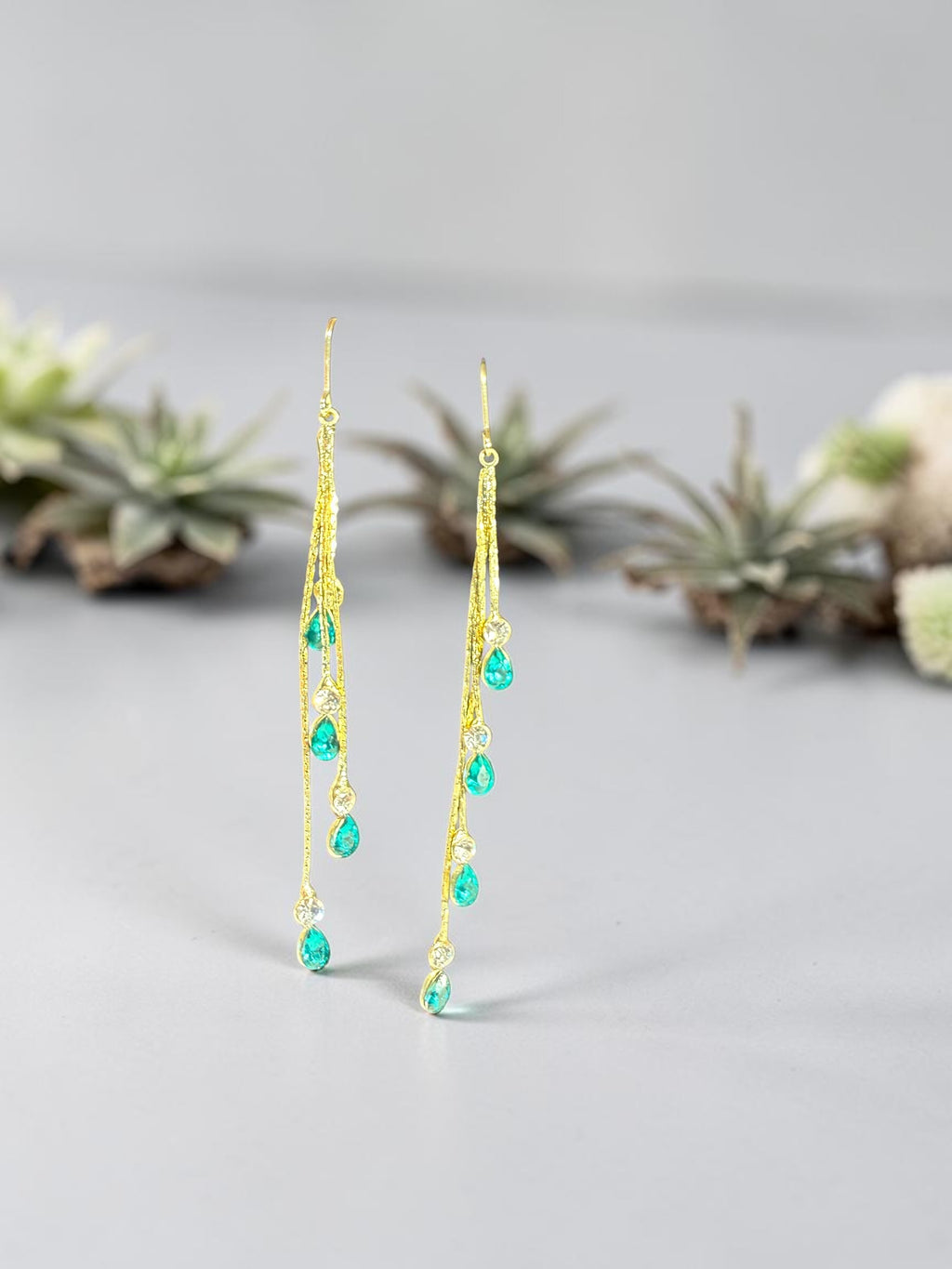 RHINESTONE DANGLE EARRINGS WITH UNIQUE POST