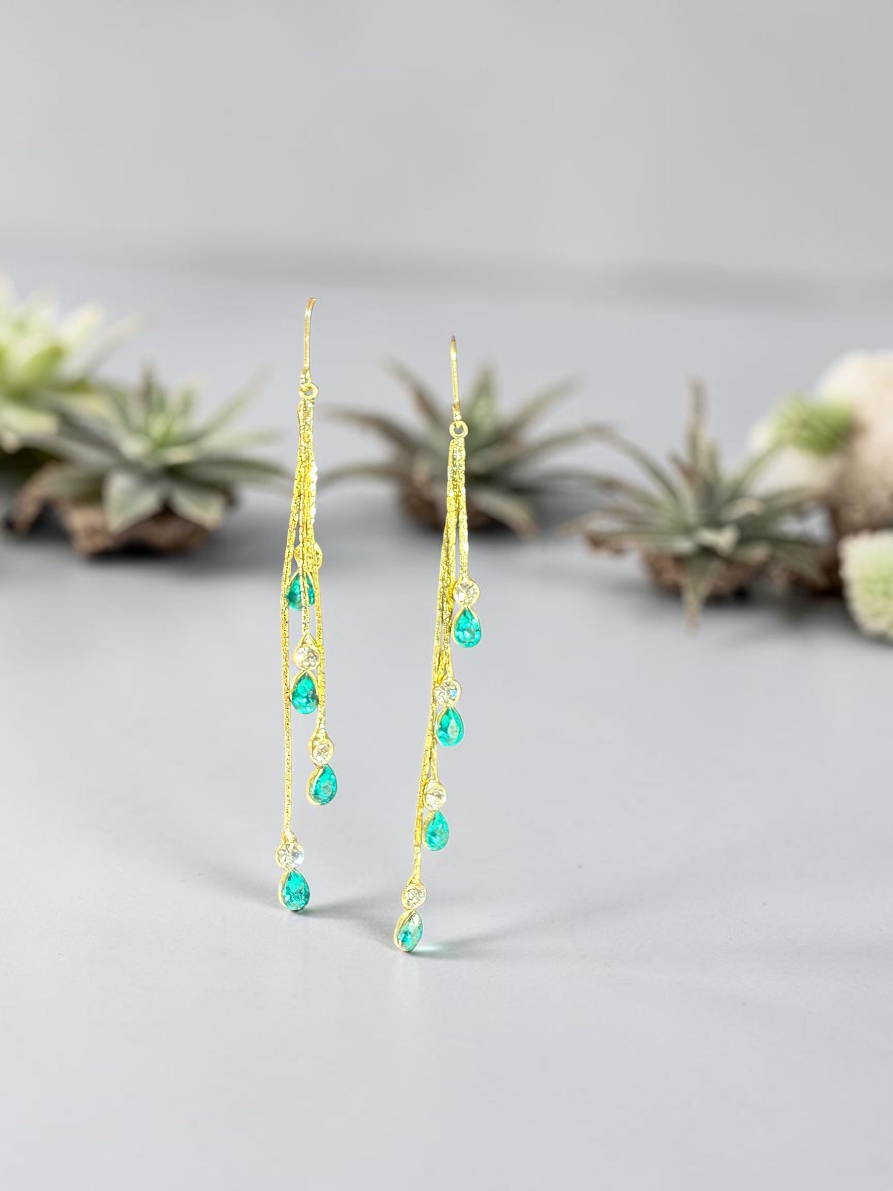RHINESTONE DANGLE EARRINGS WITH UNIQUE POST