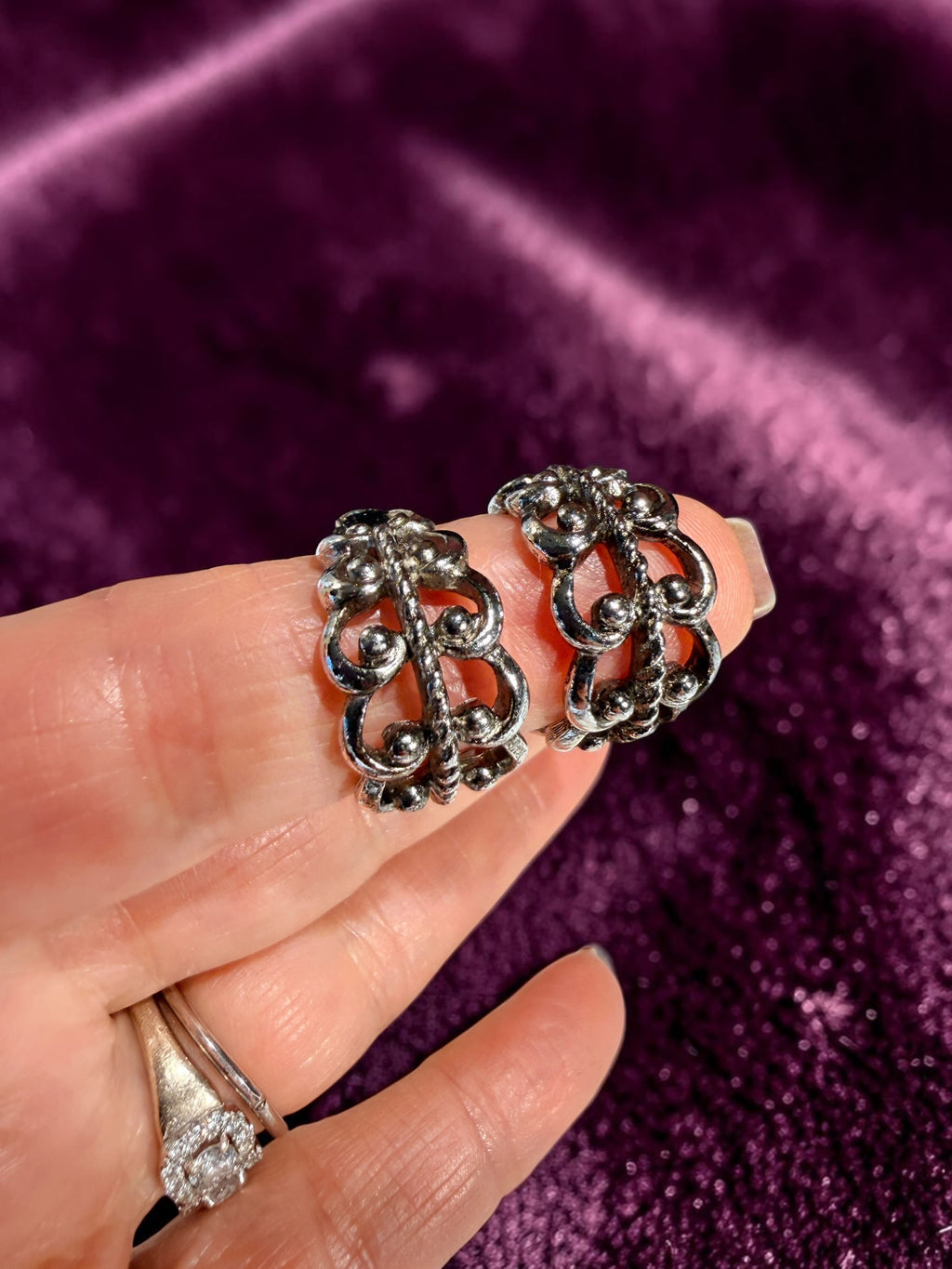 AVON SILVER SCROLL EARRINGS