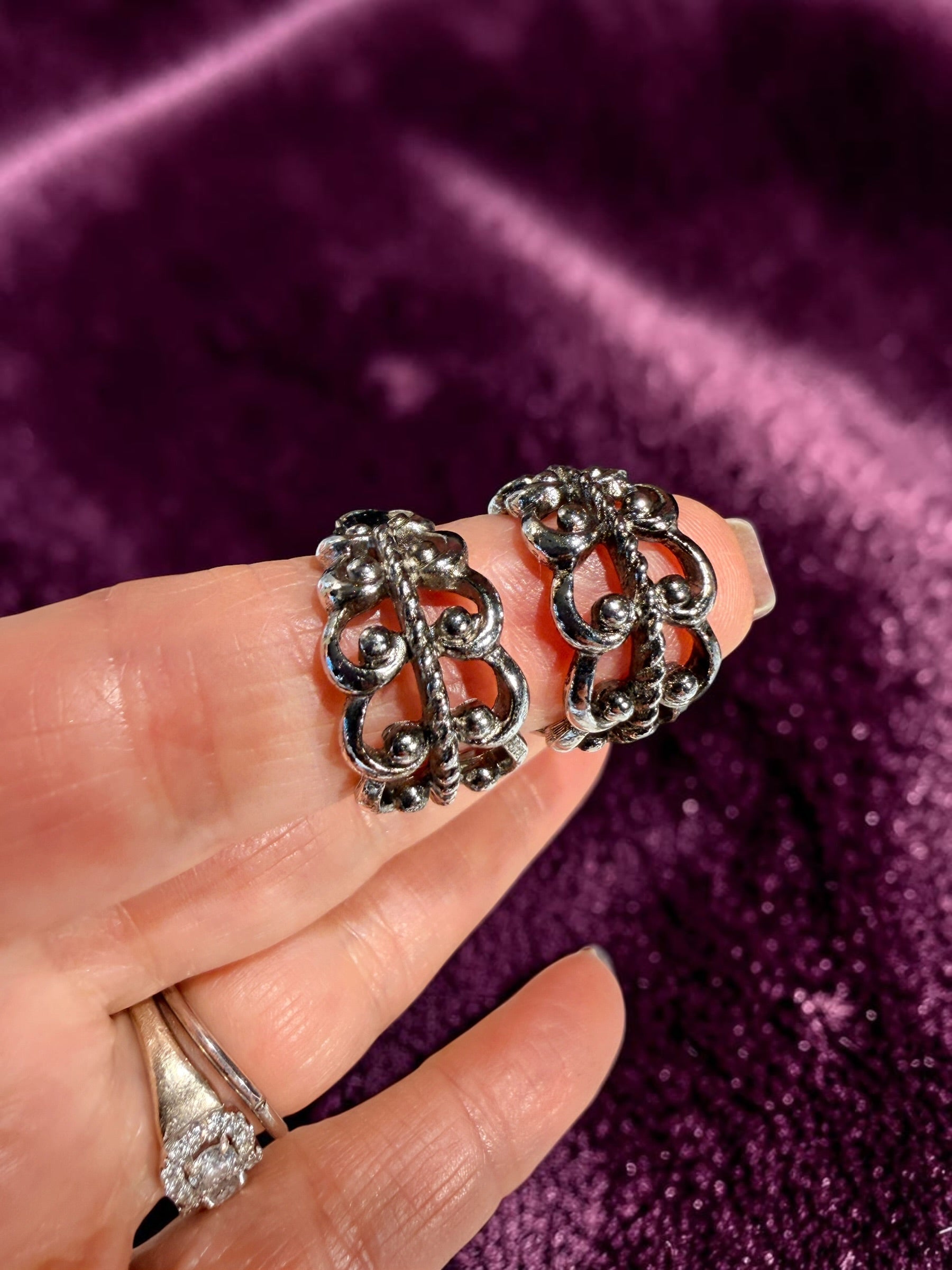 AVON SILVER SCROLL EARRINGS