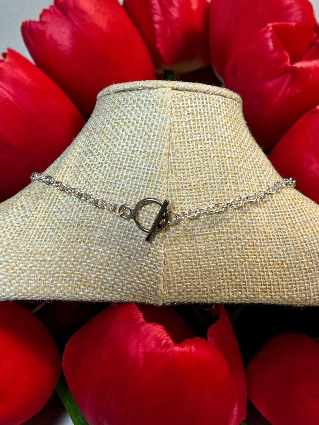 BEAUTIFUL SCROLL HEART NECKLACE