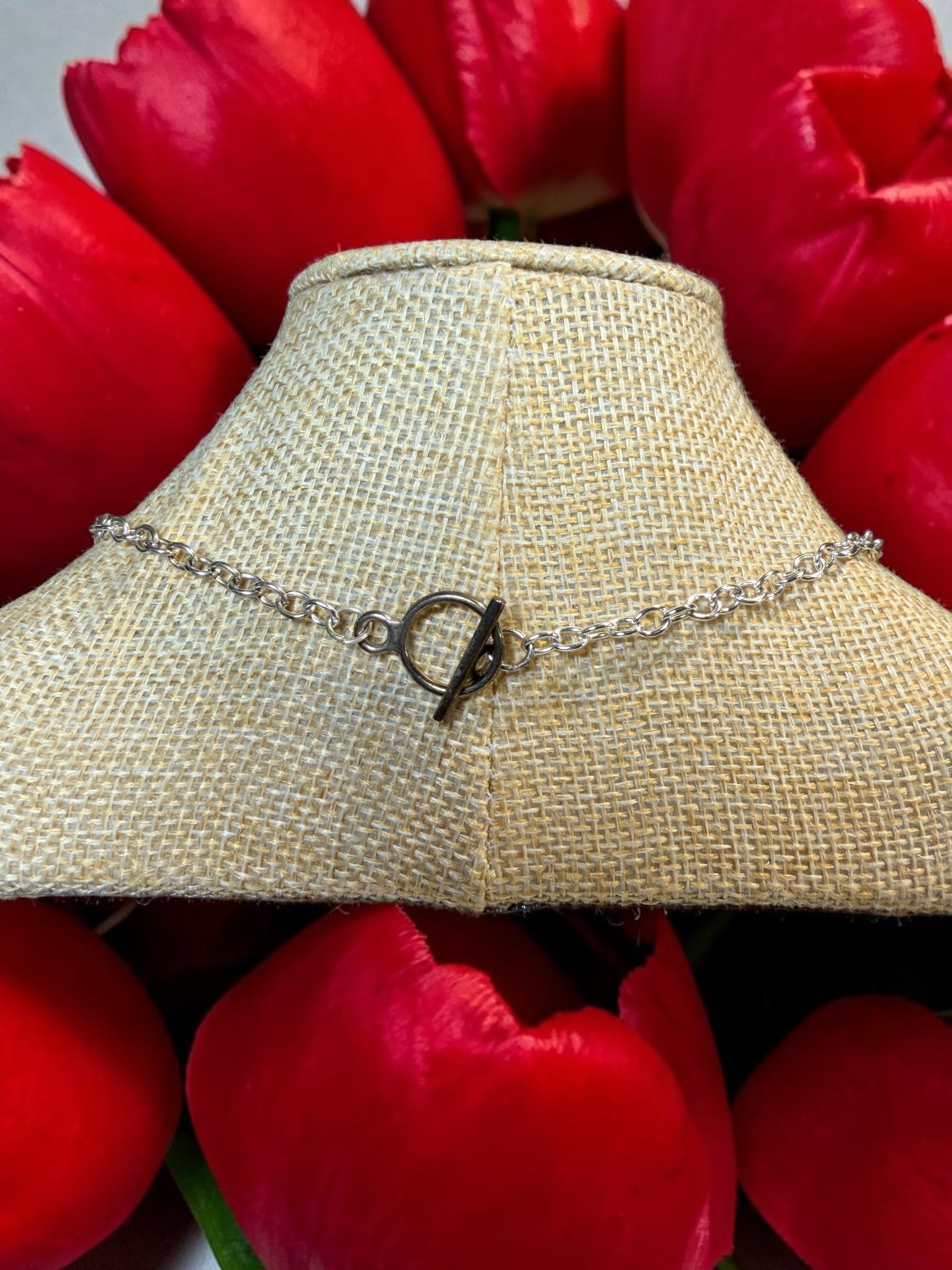 BEAUTIFUL SCROLL HEART NECKLACE