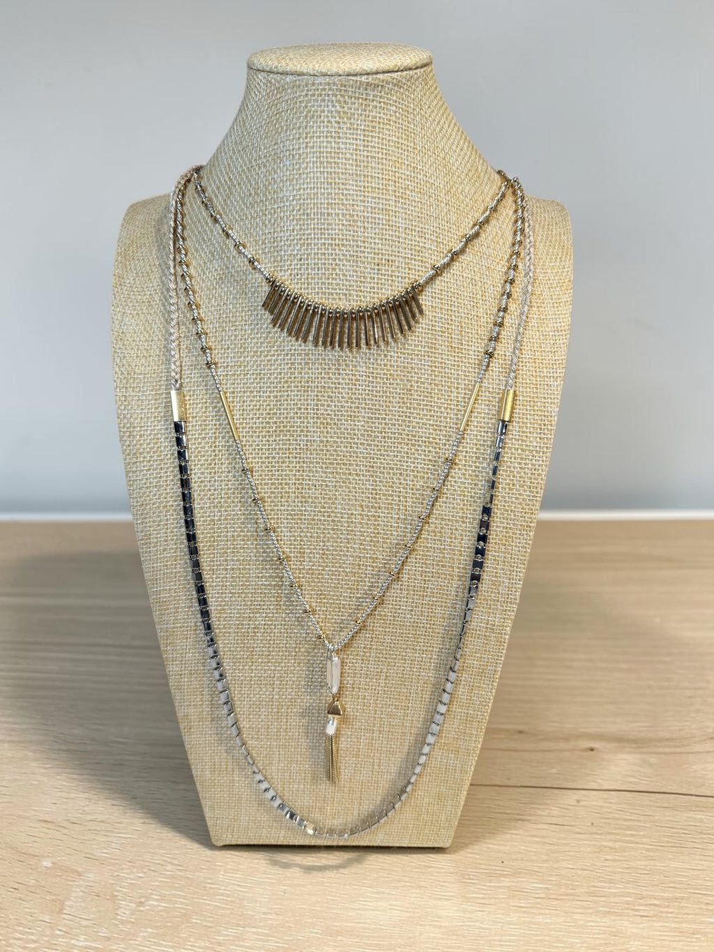 STELLA & DOT STACKER STYLE NECKLACE