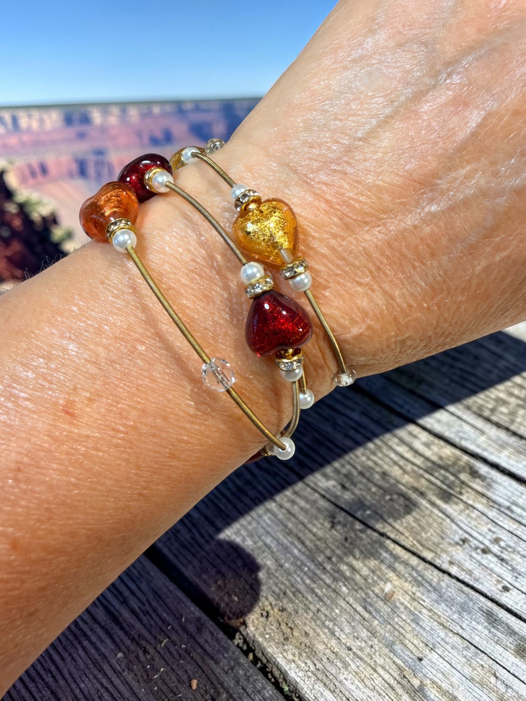 3 HEART SHAPED GLASS BEAD AND PEARL WIRE BRACELET SET