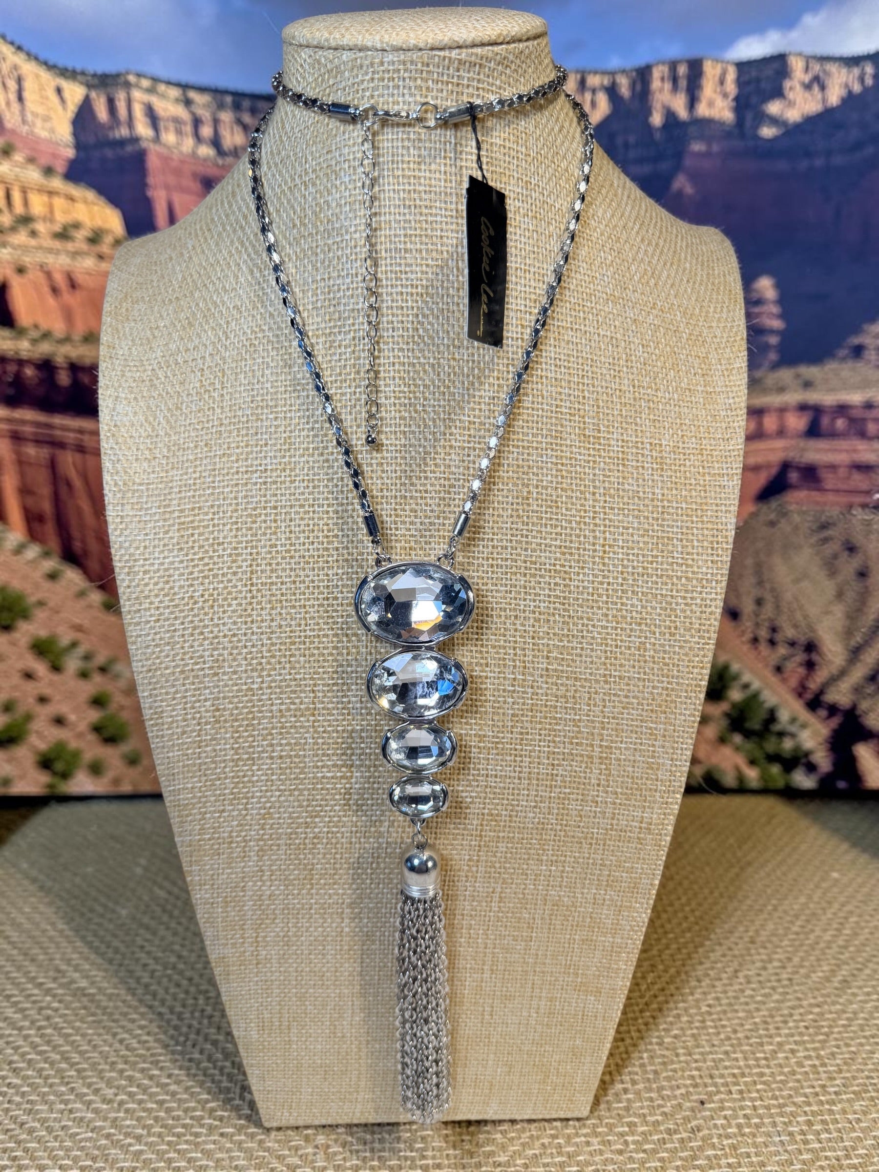 COOKIE LEE, LARGE GLASS PENDANT WITH TASSEL NECKLACE
