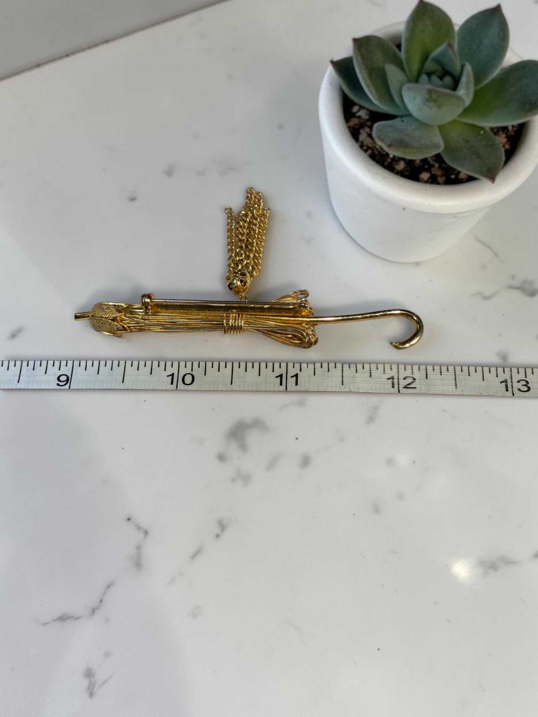 VINTAGE GOLD UMBRELLA BROOCH