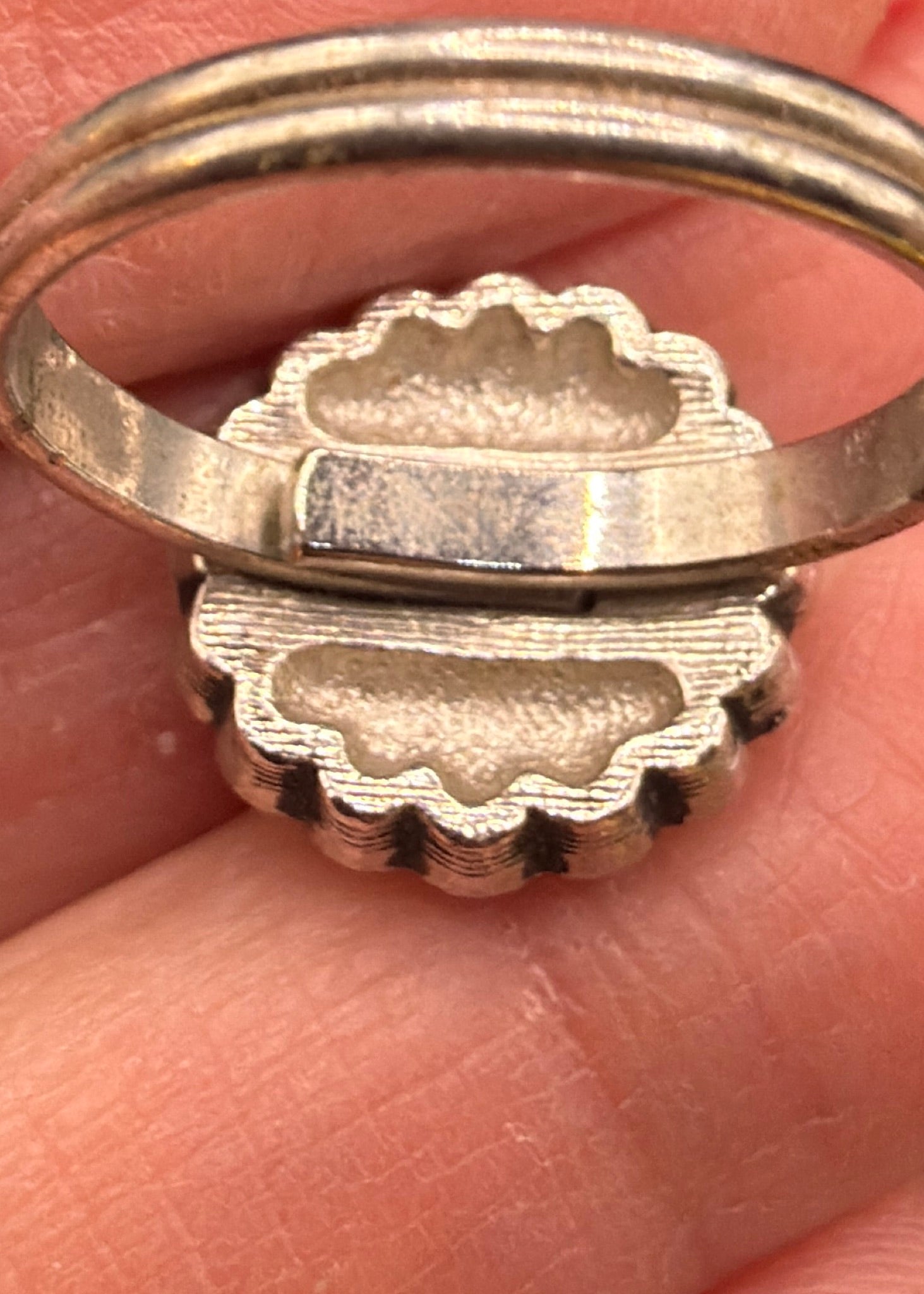 SARAH COVENTRY SILVER TONE FLORAL RING