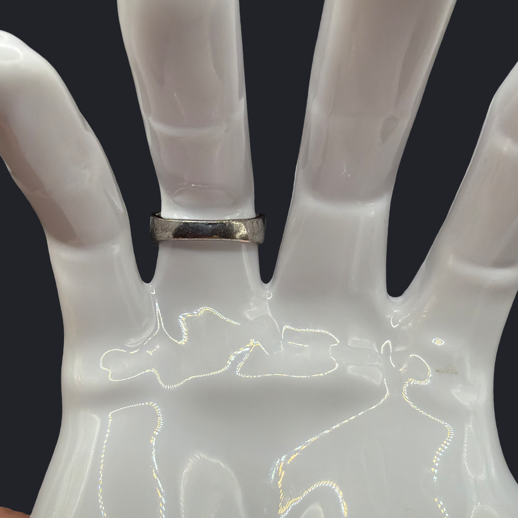 COSTUME GREEN GLASS RING