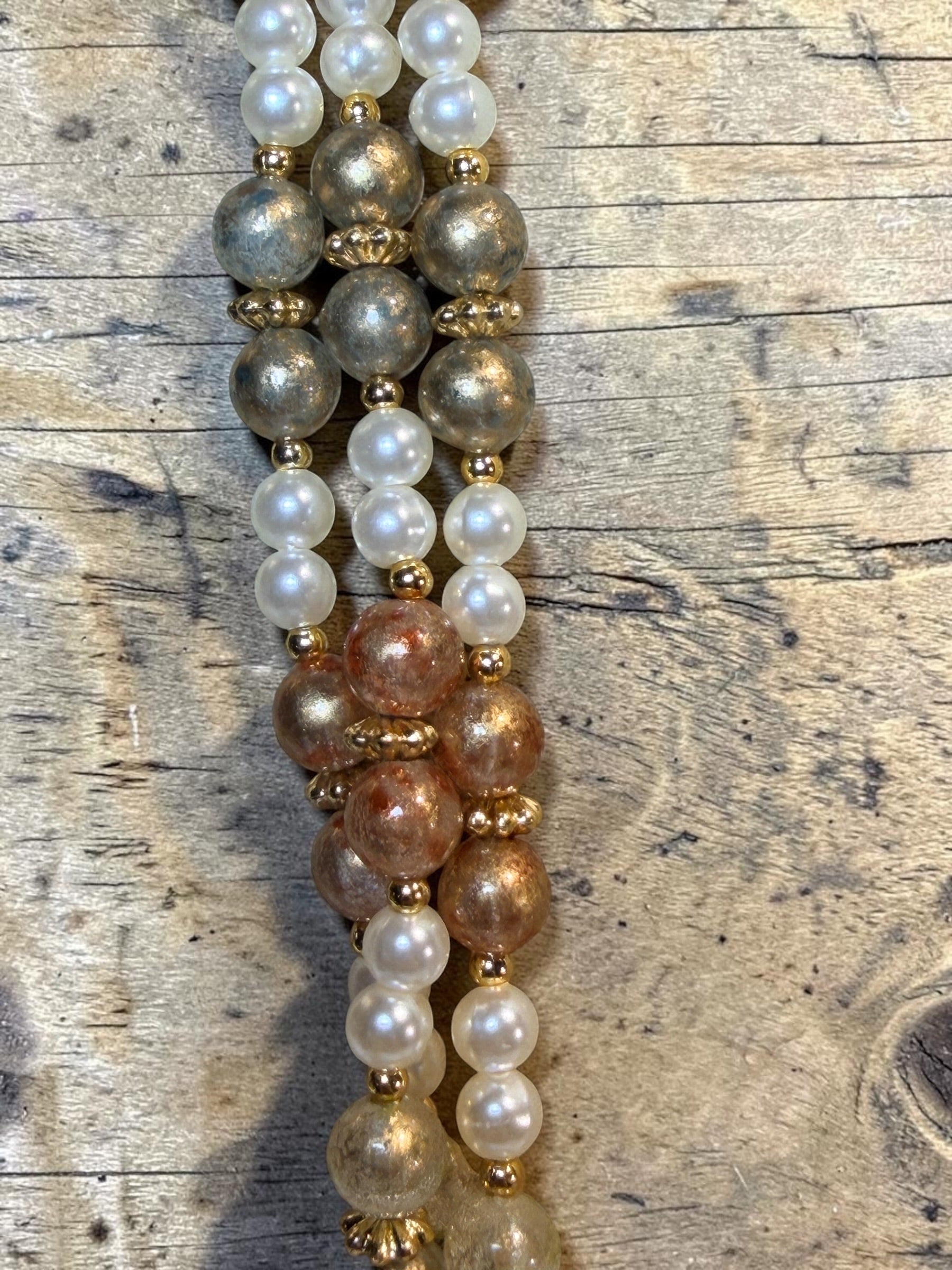 VINTAGE UNIQUE BEADS NECKLACE