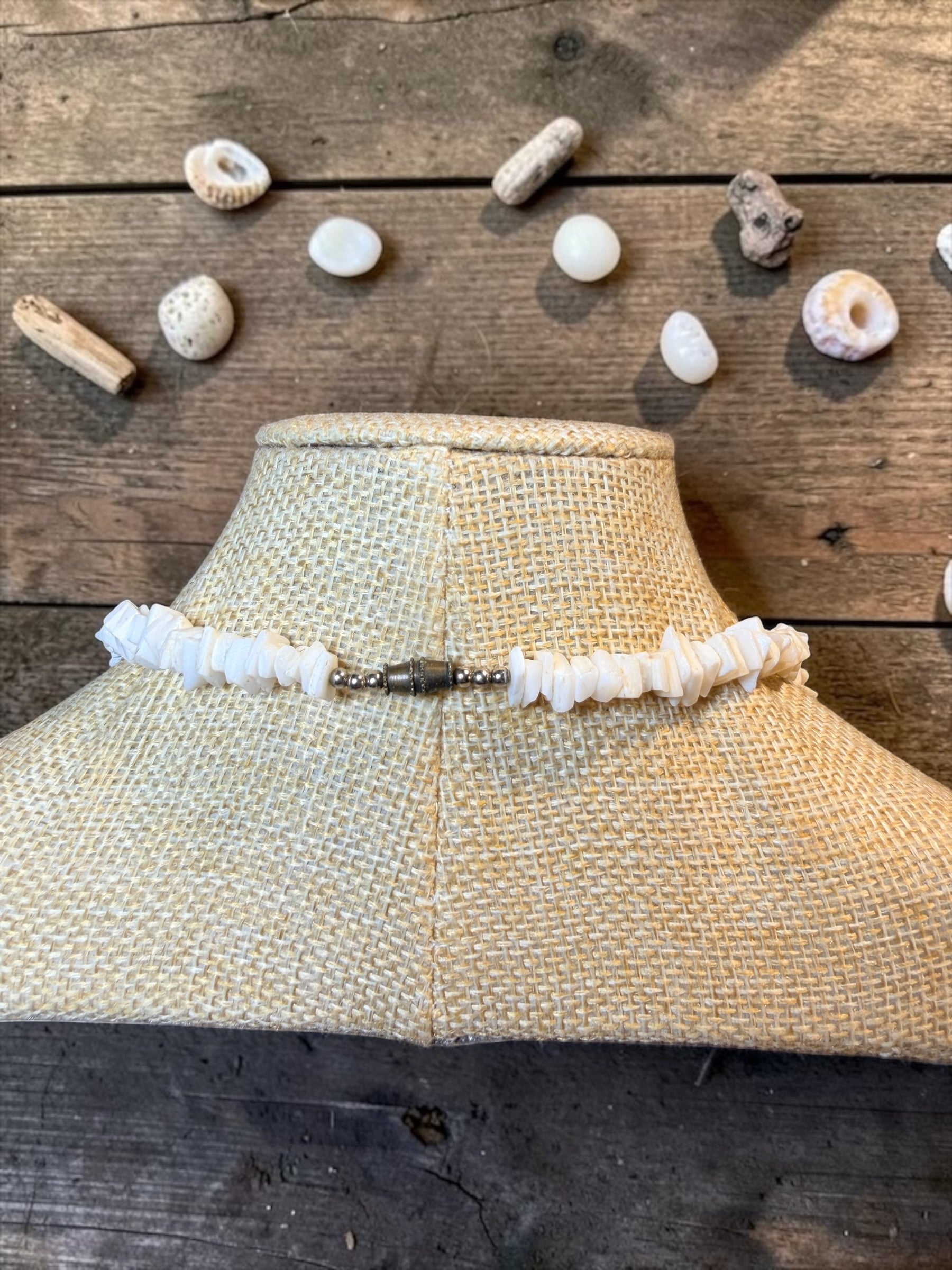 SHELL W/ BEAD NECKLACE