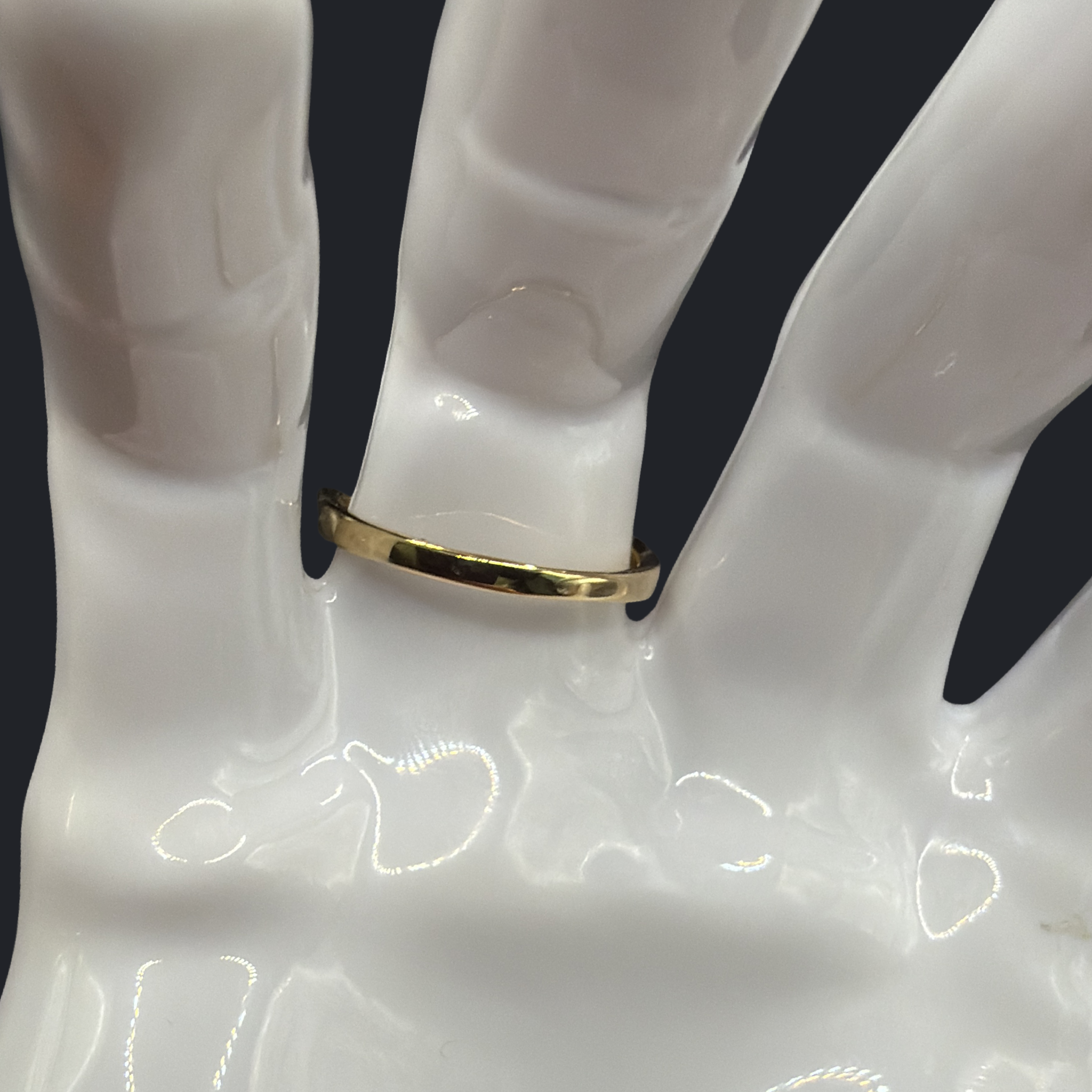 OVAL CUT GLASS STONE RING