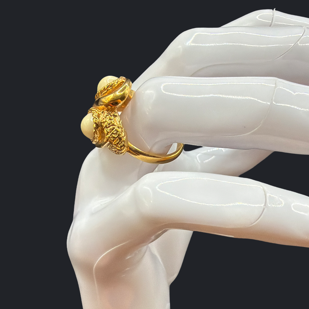 SATIN SANDS VINTAGE SARAH COVENTRY RING