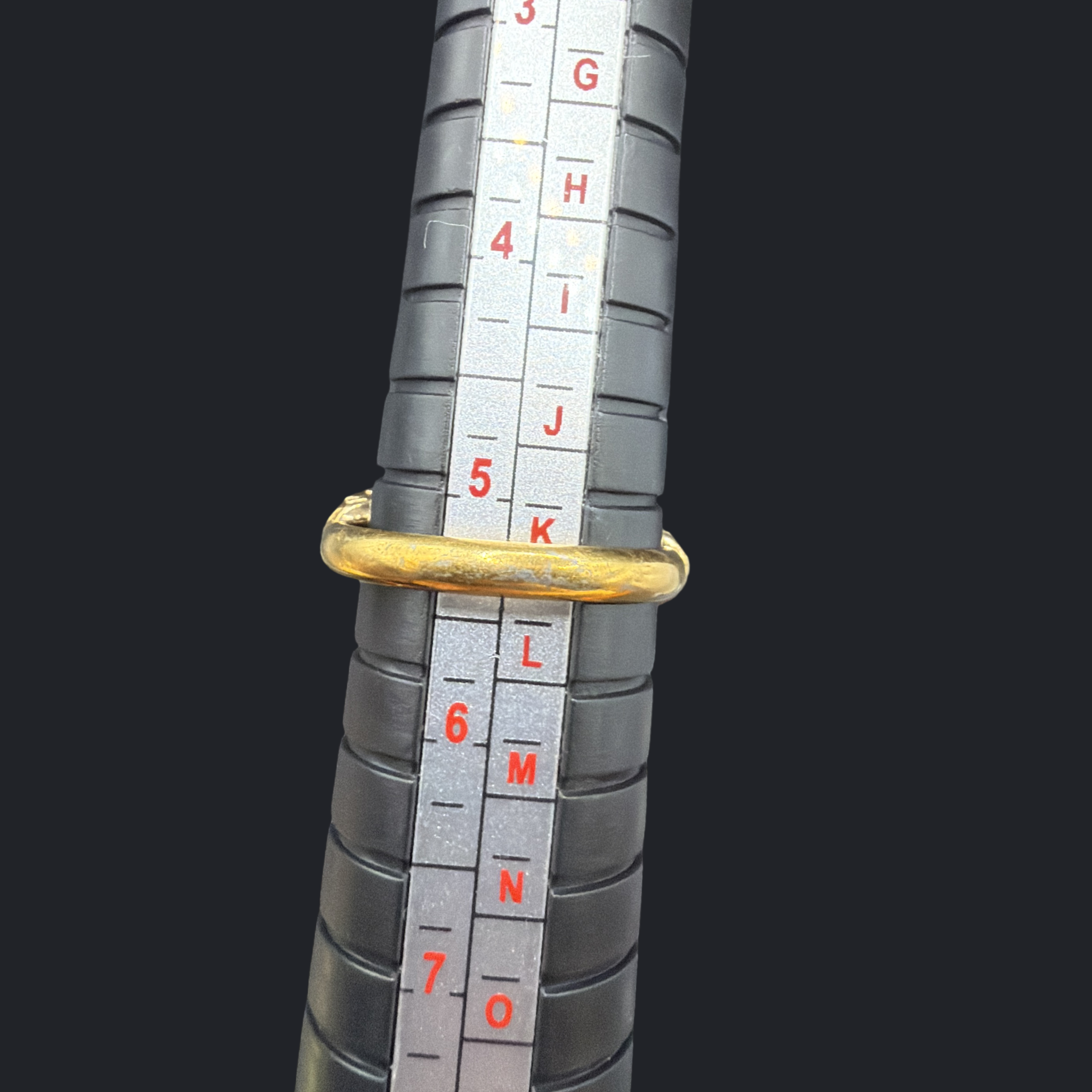 SATIN SANDS VINTAGE SARAH COVENTRY RING