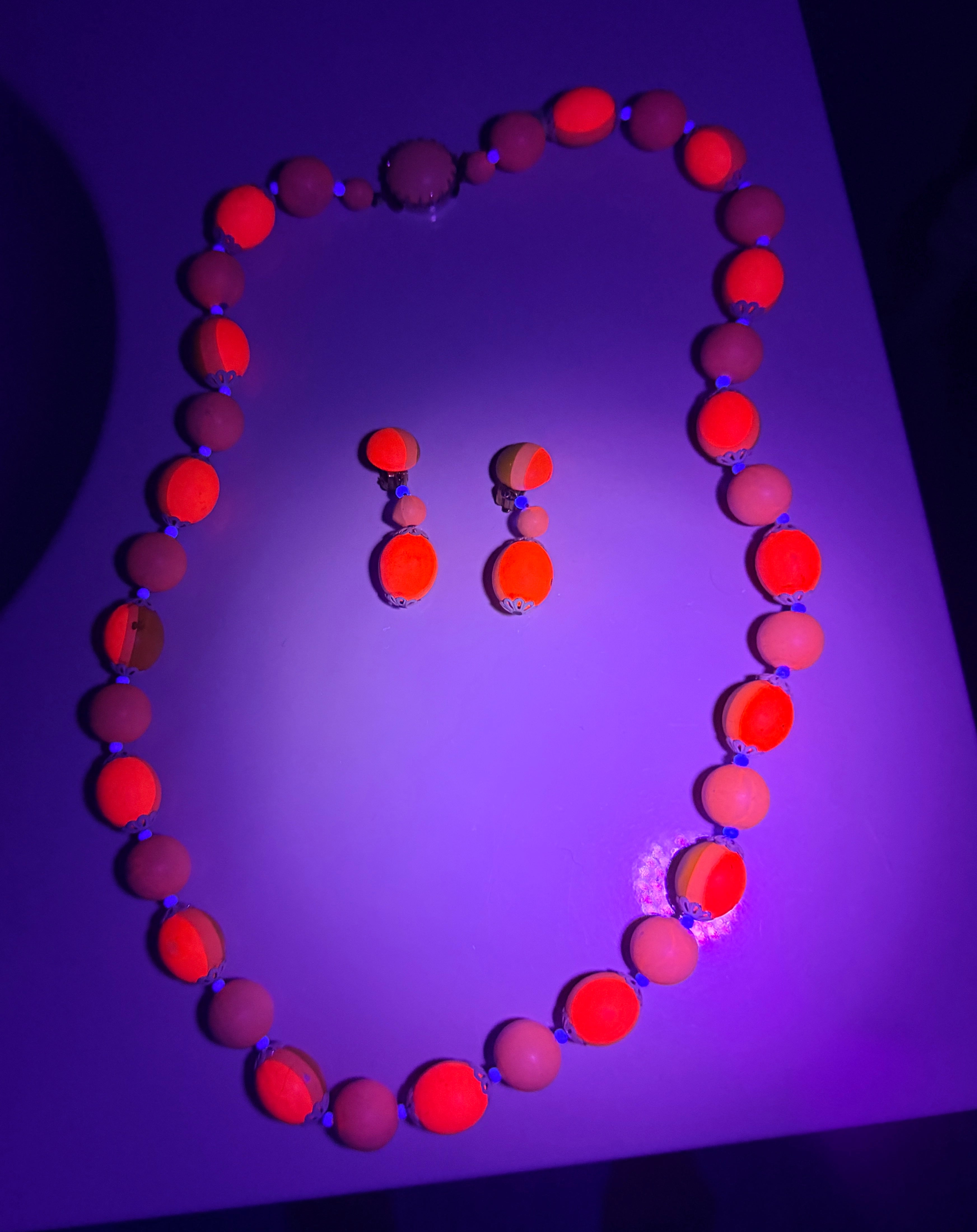 NEON WONDER  HONG KONG NECKLACE & EARRINGS