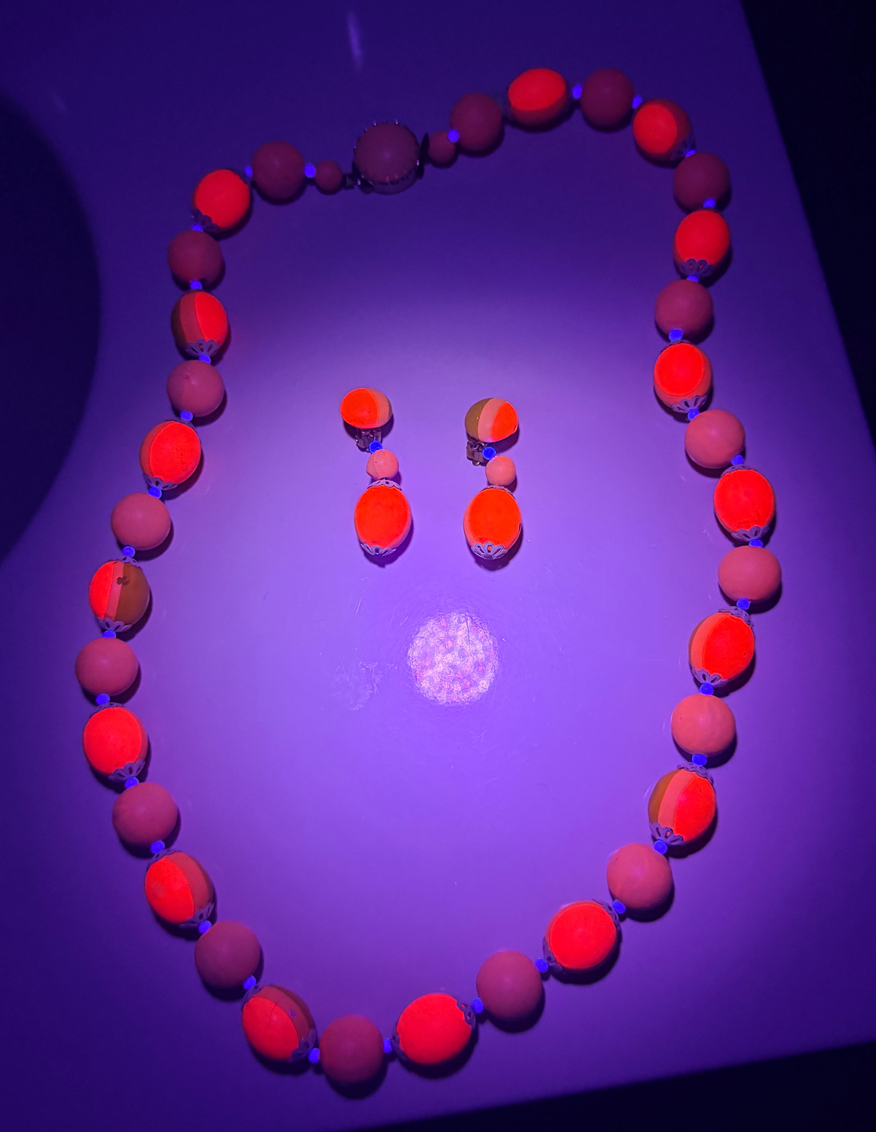 NEON WONDER  HONG KONG NECKLACE & EARRINGS