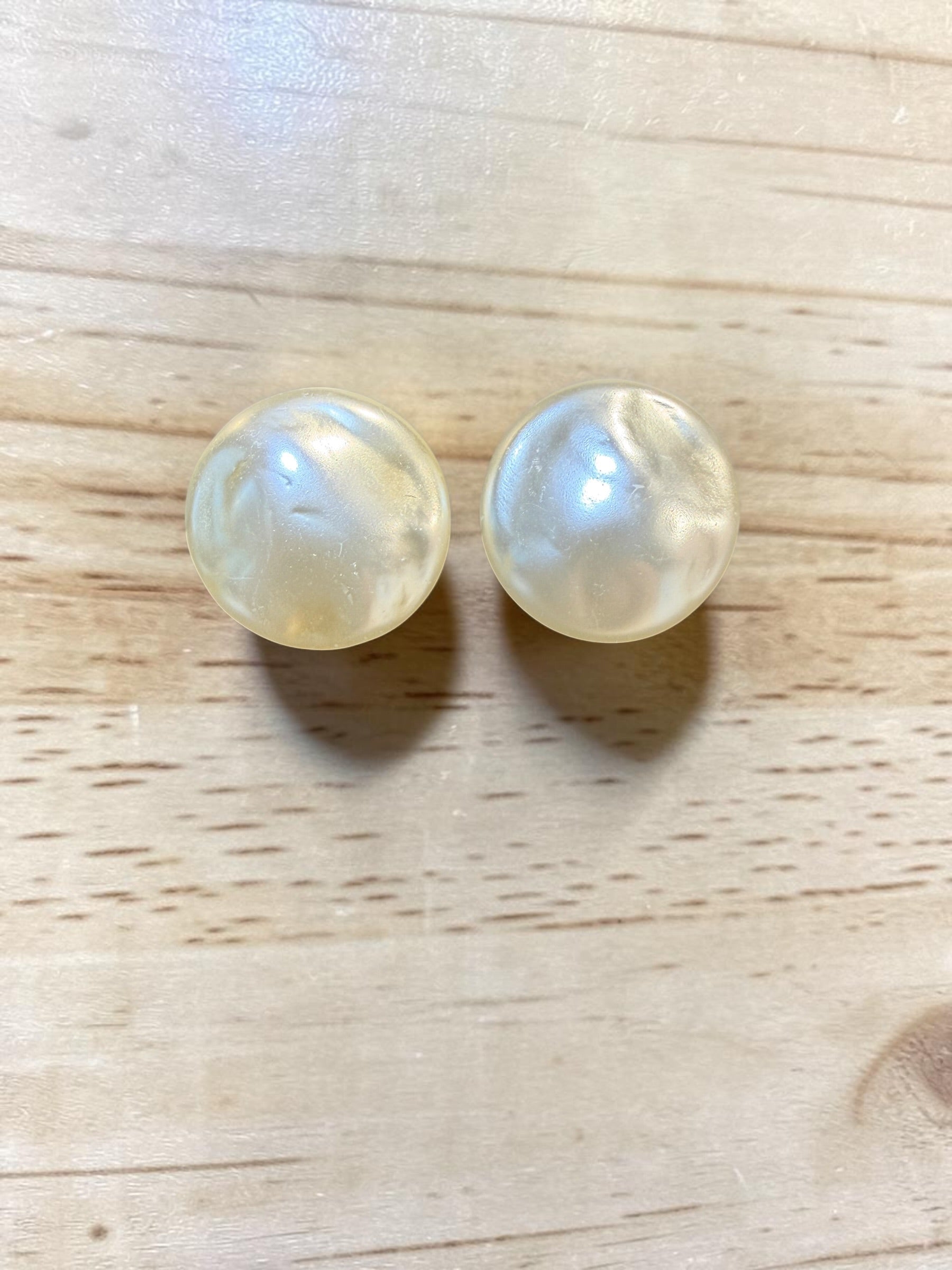 VINTAGE RICHELIEU PEARL EARRINGS