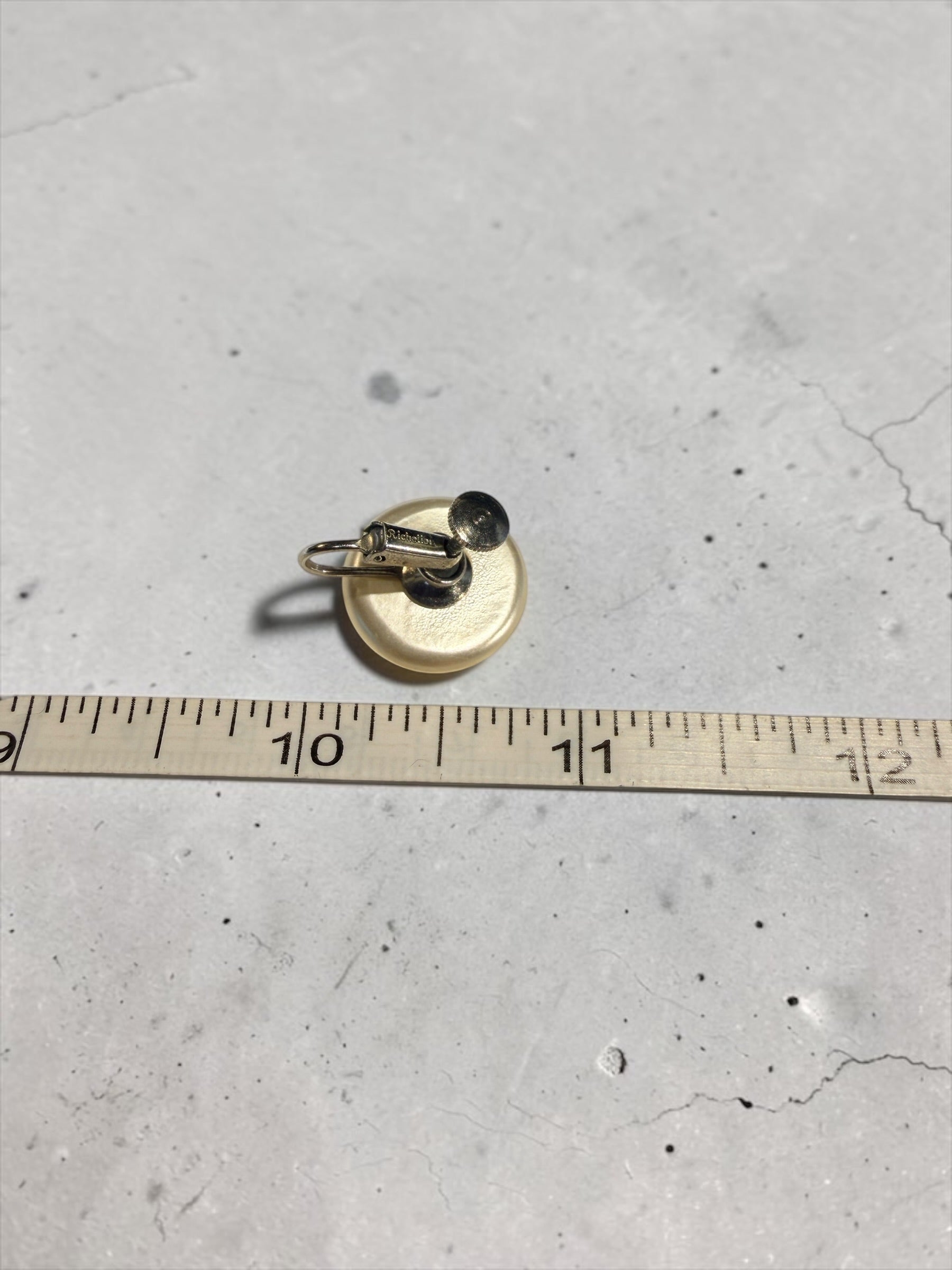 VINTAGE RICHELIEU PEARL EARRINGS