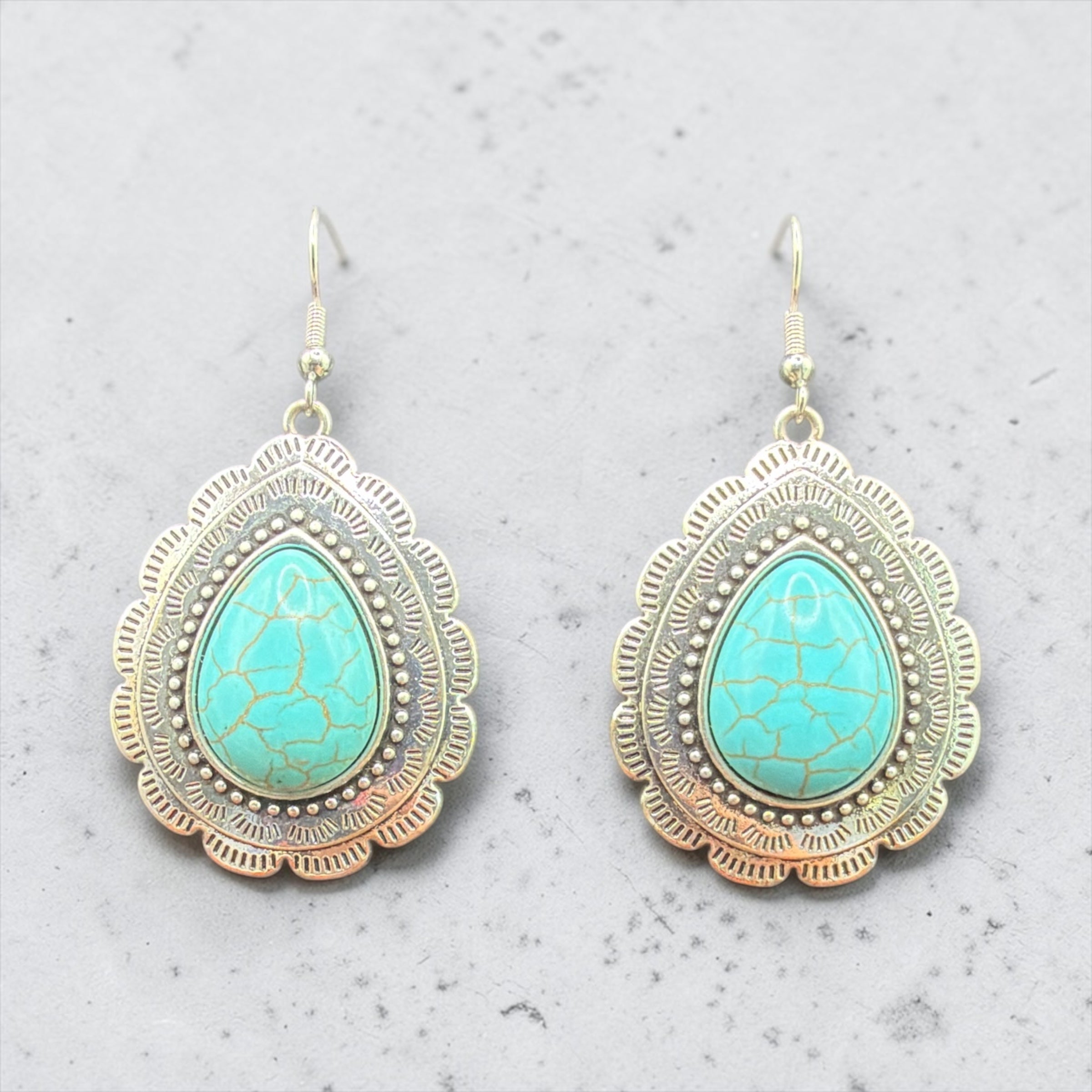 TURQUOISE COLORED GLASS EARRINGS