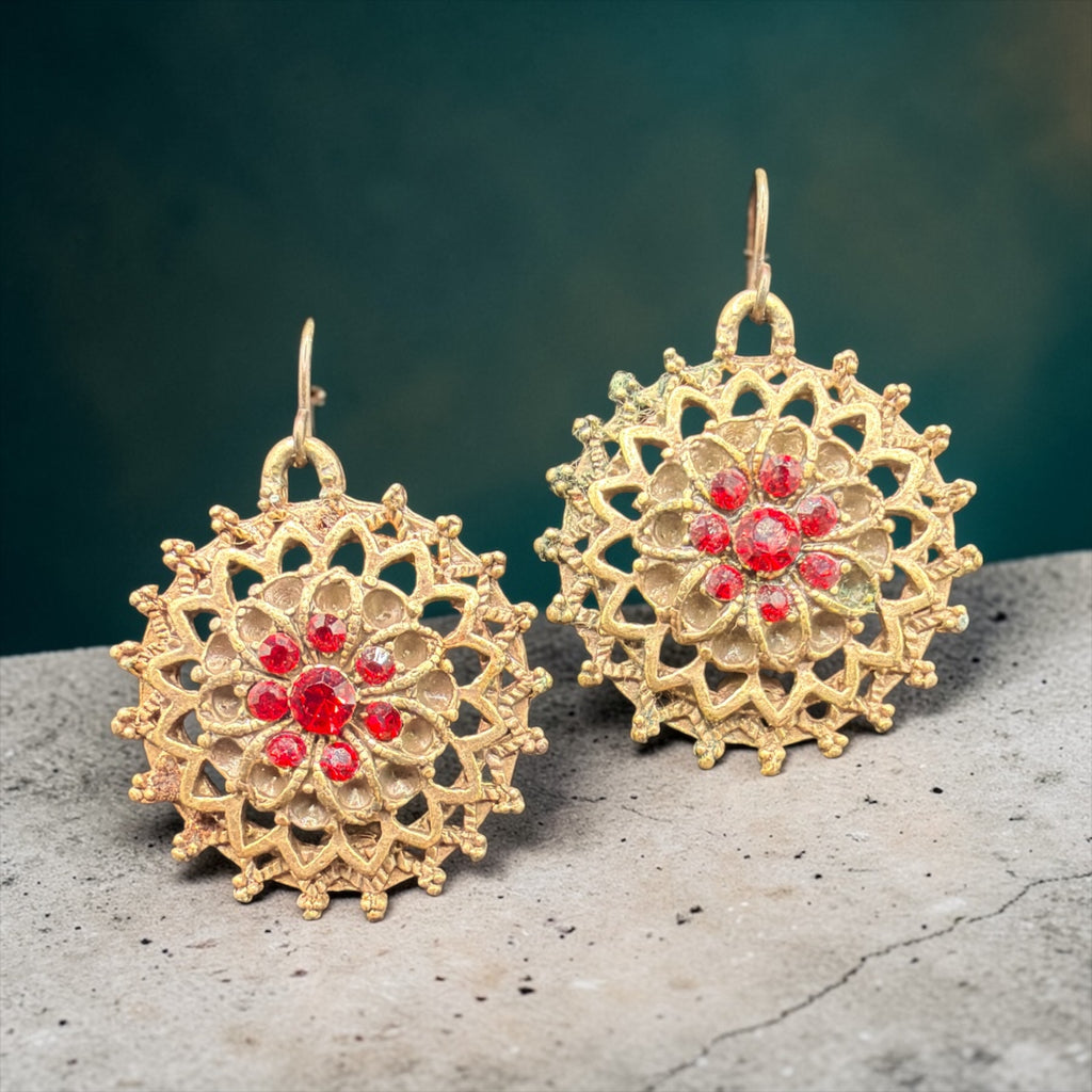 RED RHINESTONES CENTER EARRINGS