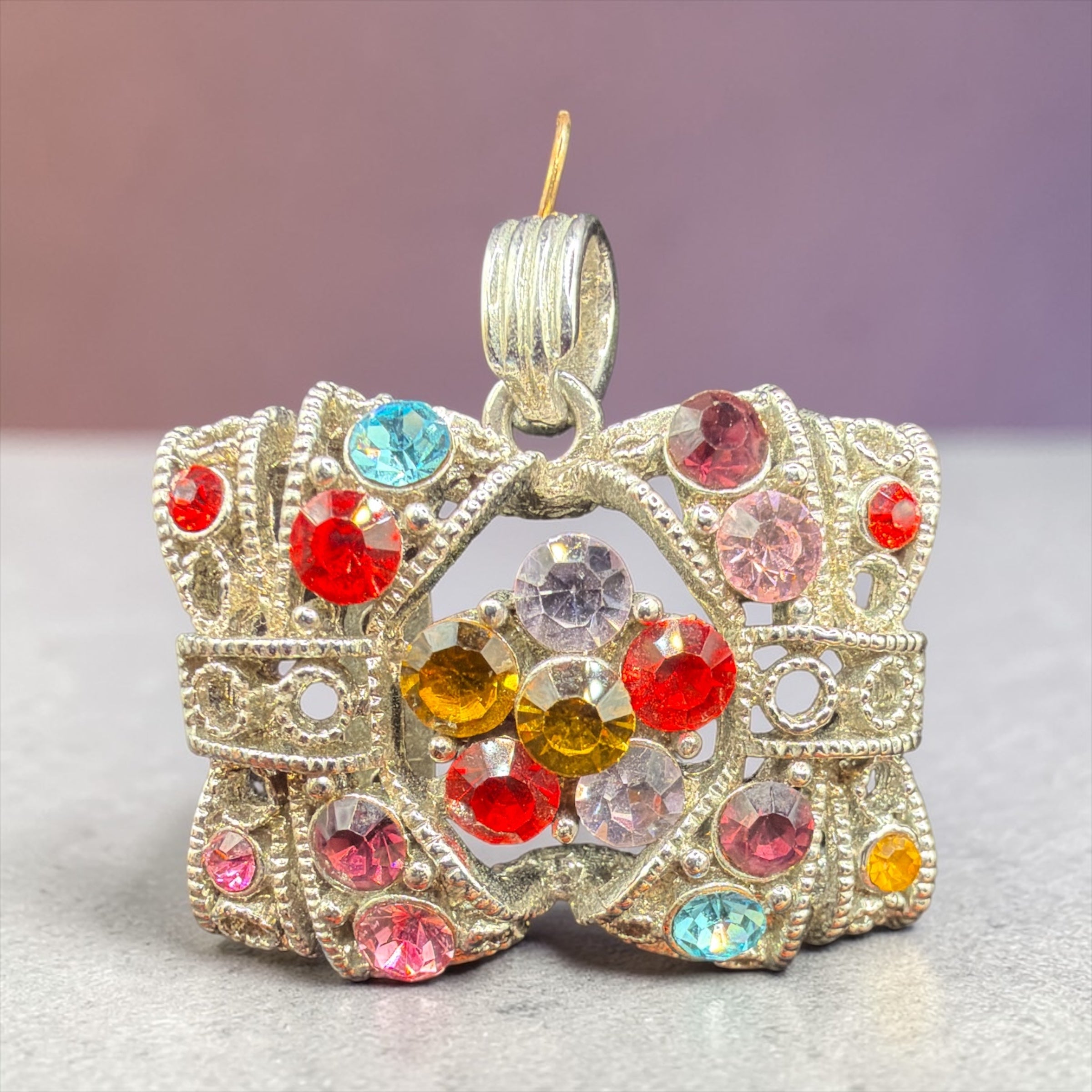 COLORED STONE BOW BROOCH OR PENDANT