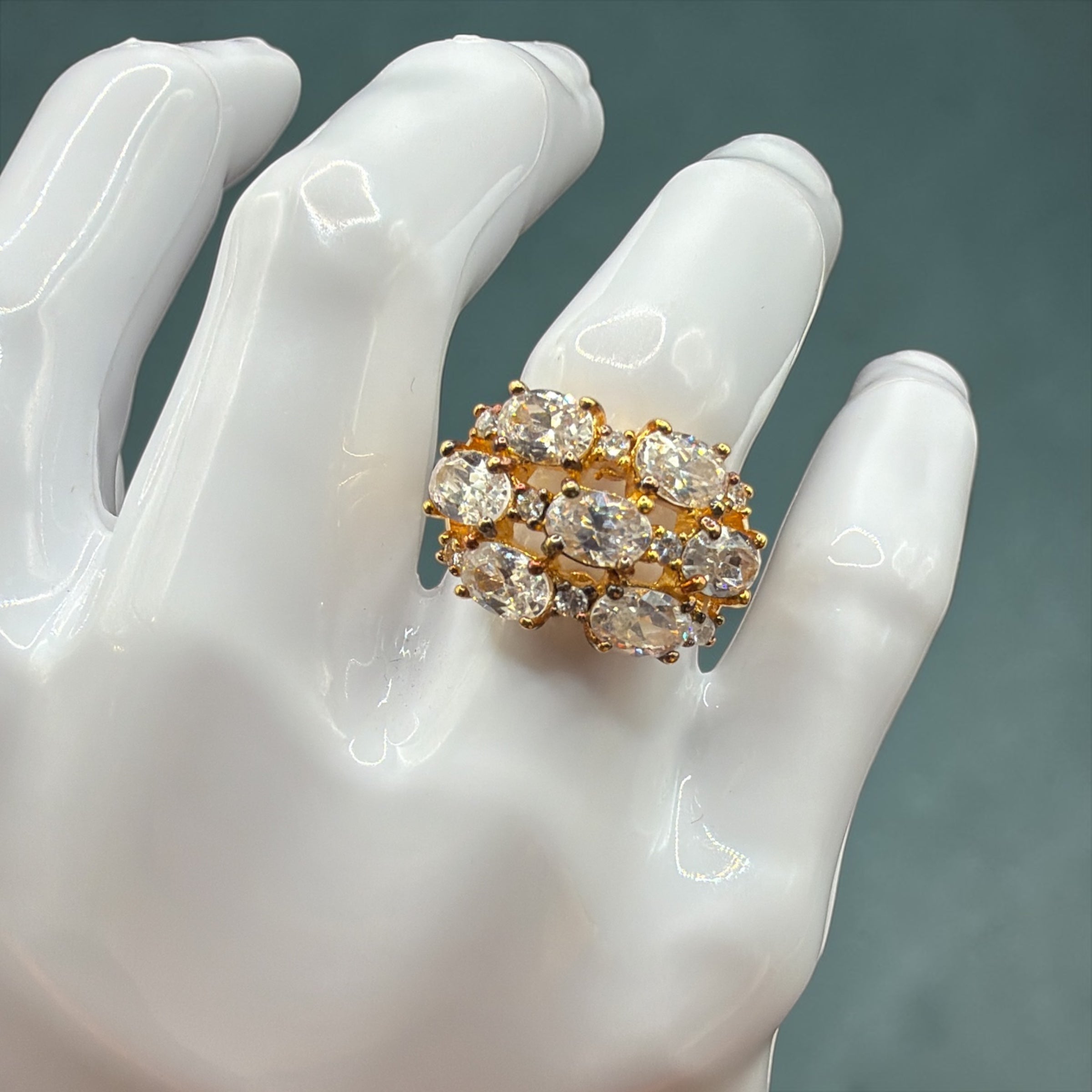 CLEAR RHINESTONE RING