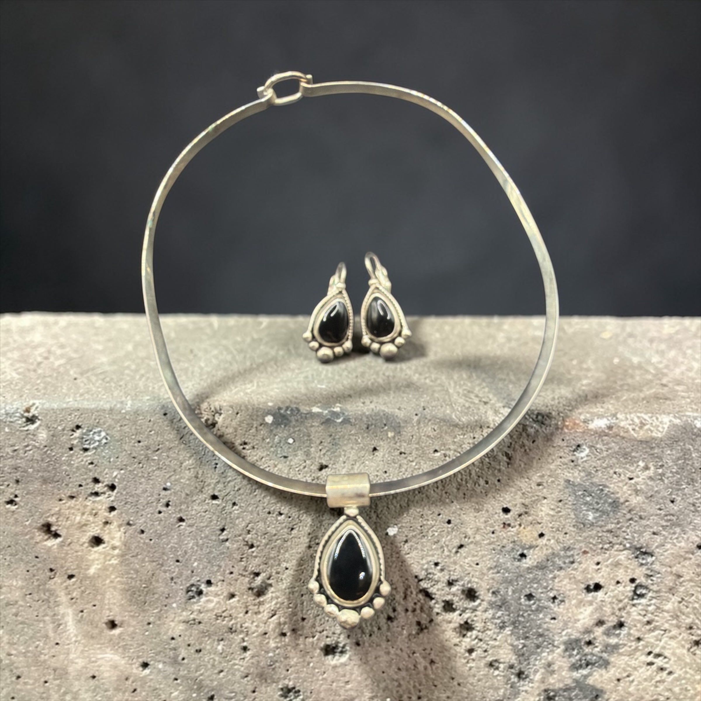 SLIDE NECKLACE AND EARRINGS SET