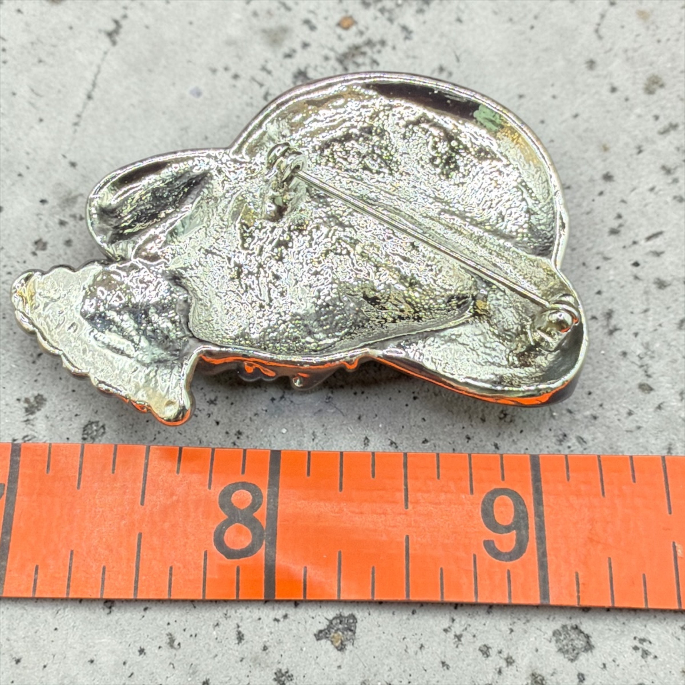 BEAUTIFUL LADY. BROOCH