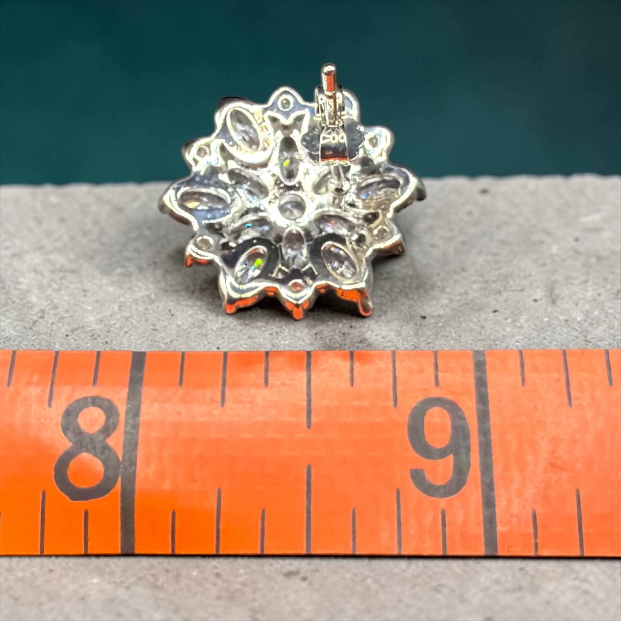 GLASS SNOWFLAKE EARRINGS