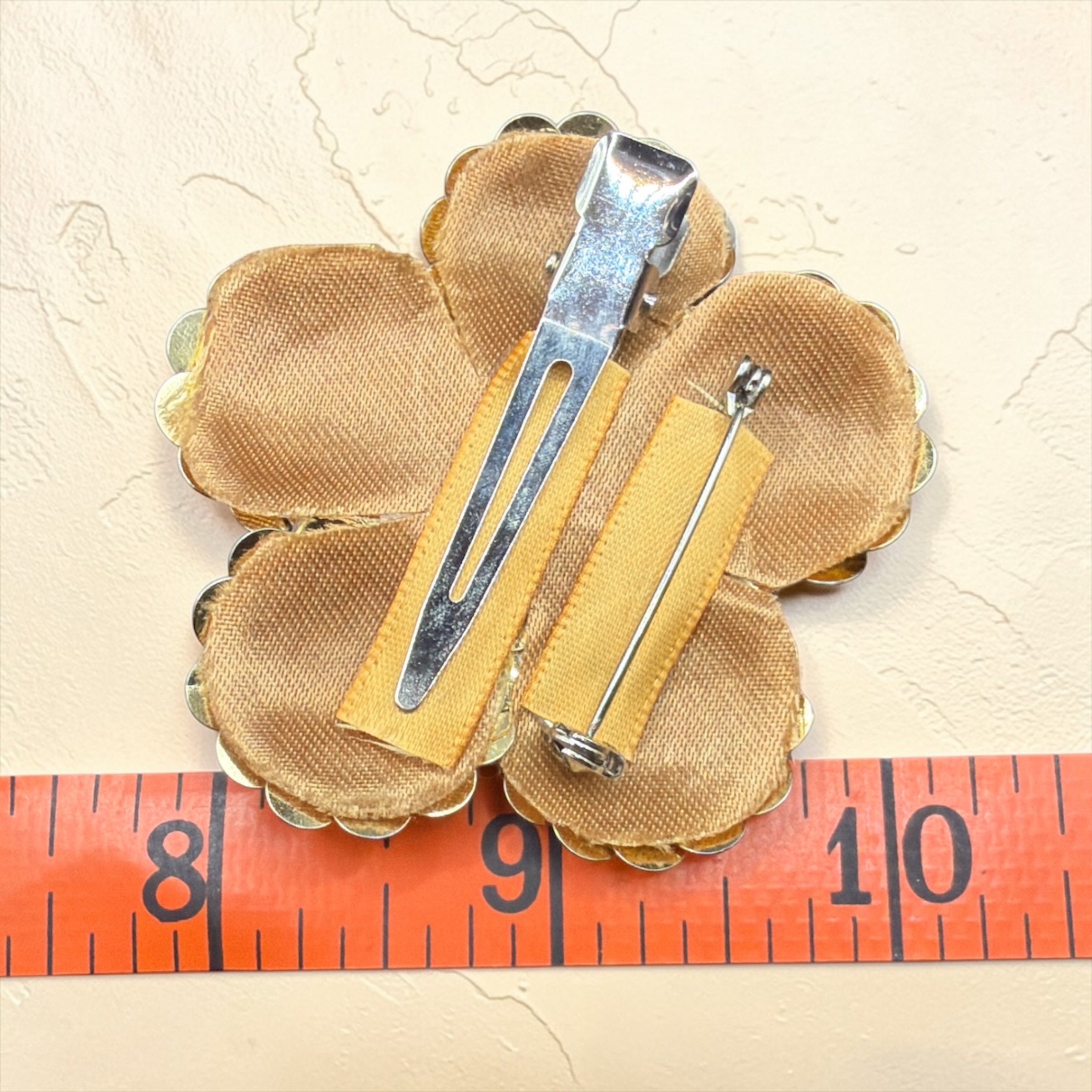 BROOCH OR HAIR CLIP
