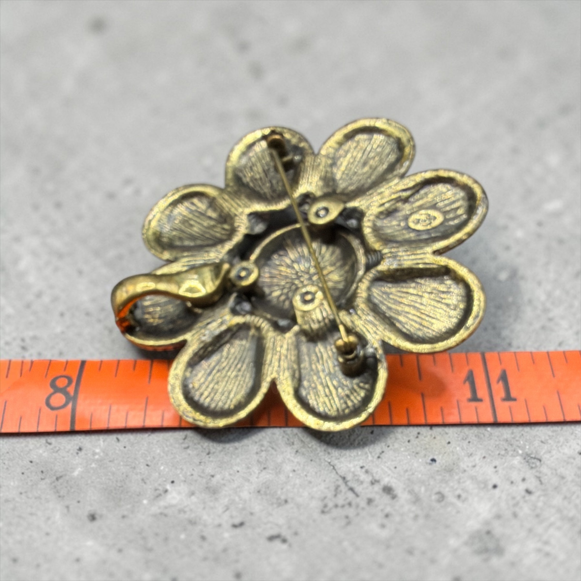 LARGE PREMIER DESIGNS PENDANT OR BROOCH