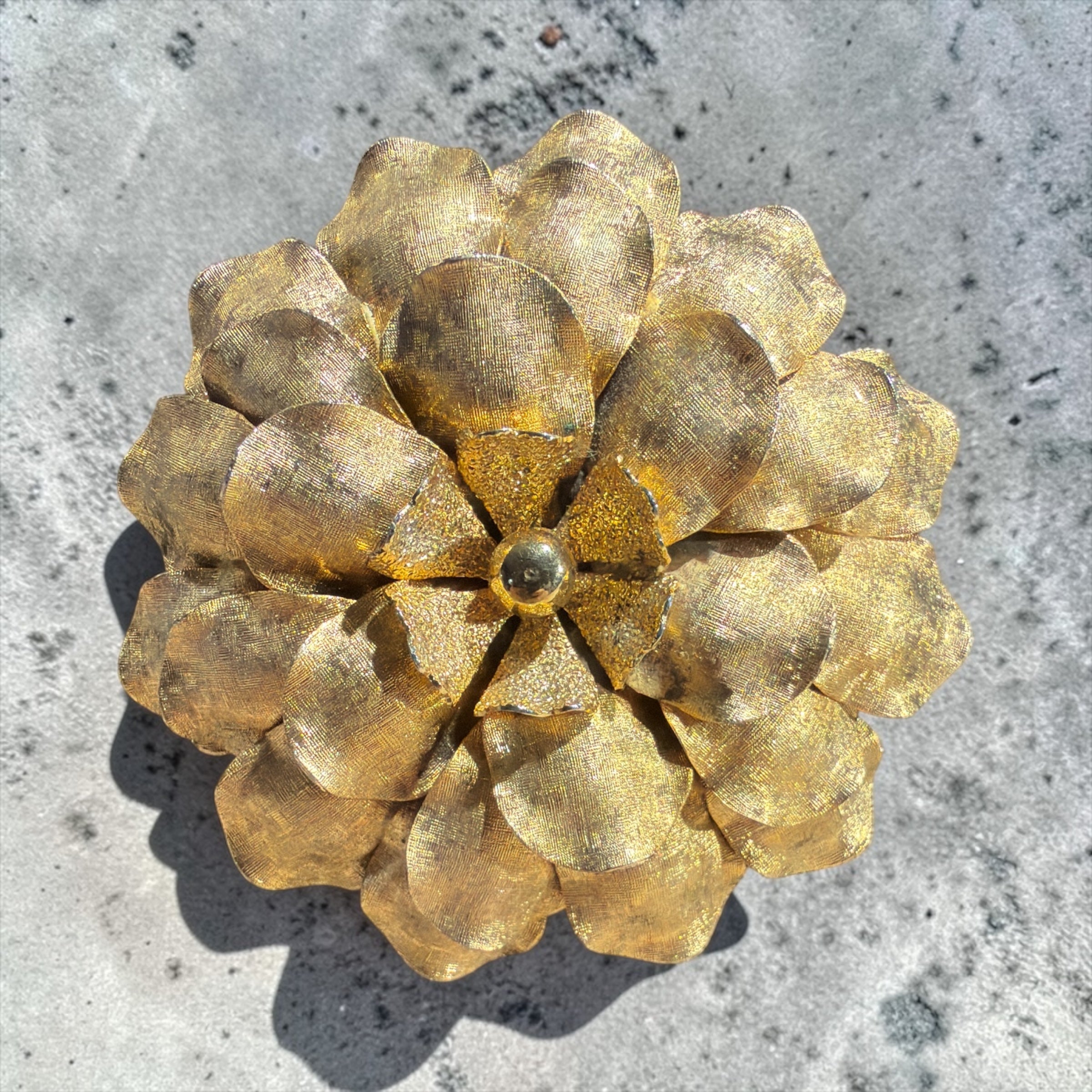 LARGE VINTAGE FLORAL BROOCH