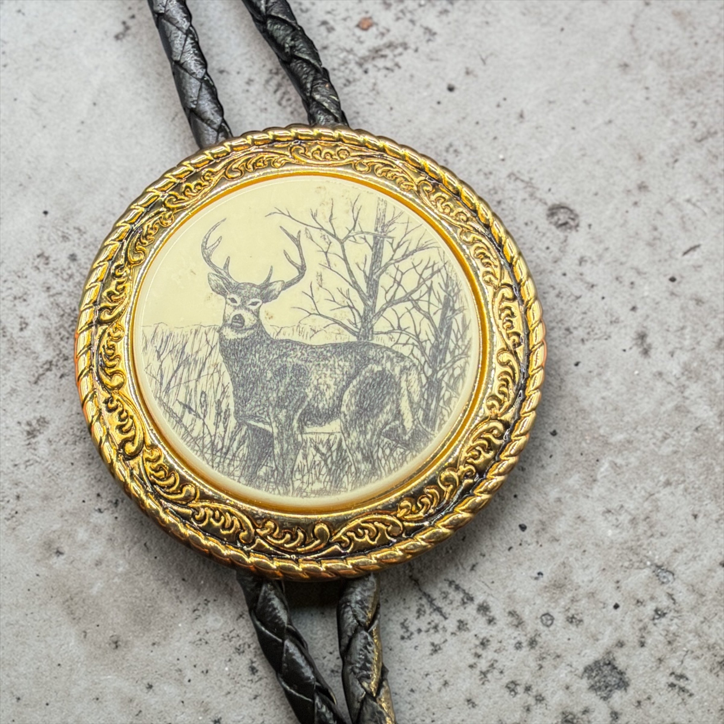 BARLOW DEER PENDANT BOLO