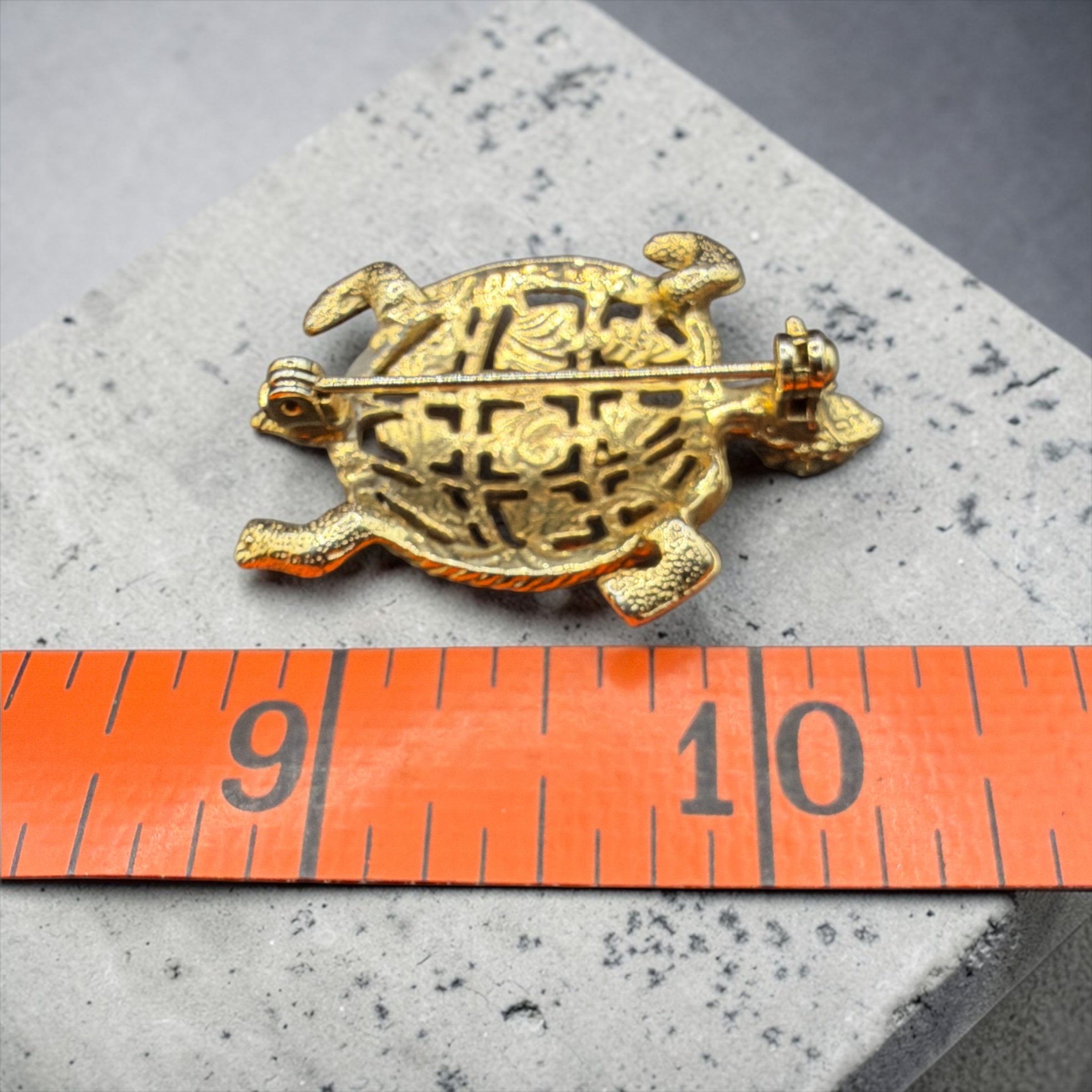 CLEAR RHINESTONES TURTLE BROOCH